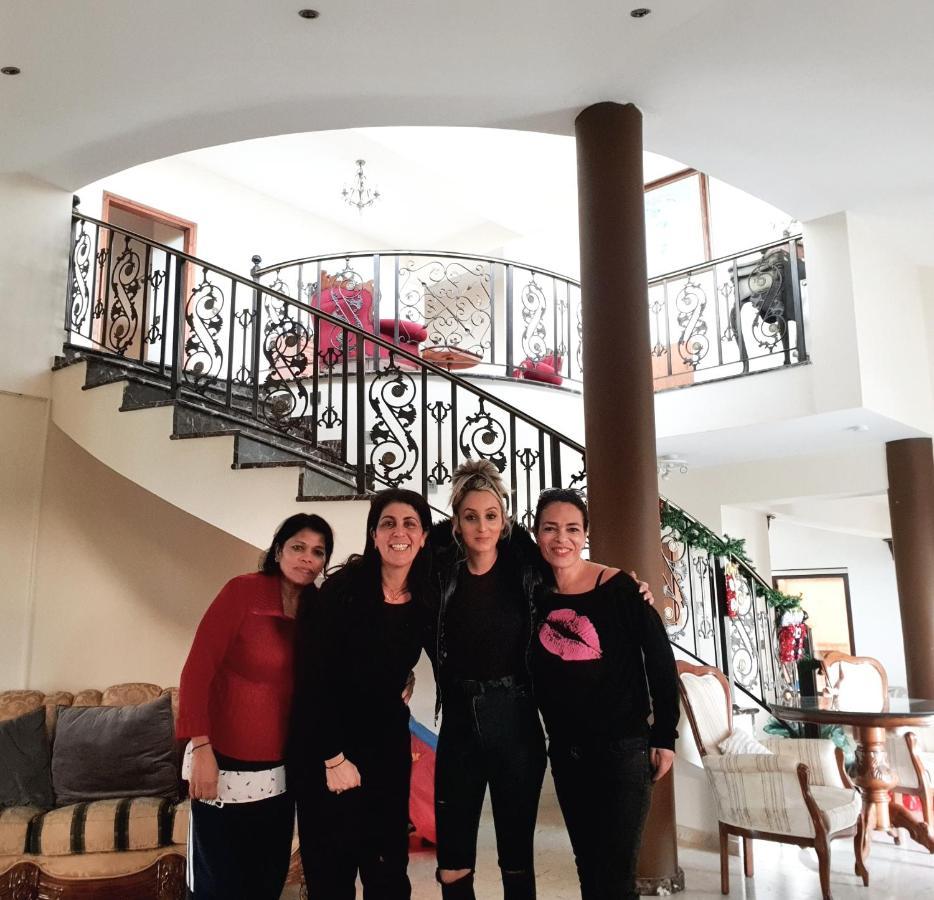Larnaca Mansion Ideal For 3 Families Or More 外观 照片