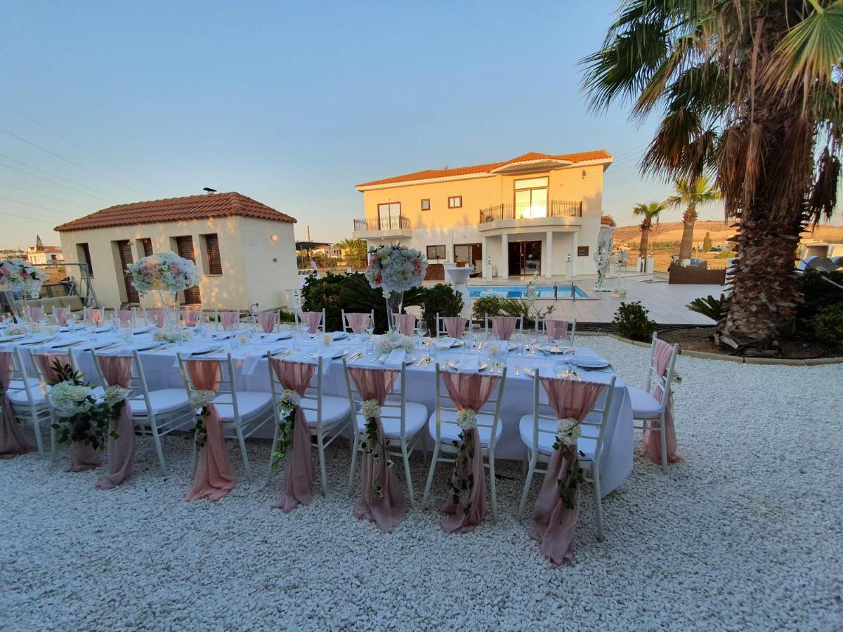 Larnaca Mansion Ideal For 3 Families Or More 外观 照片