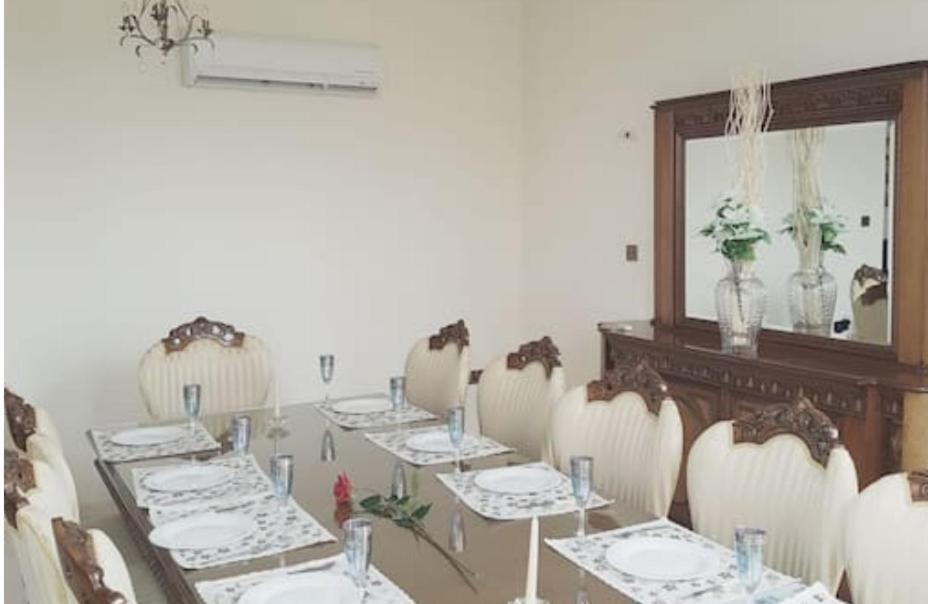 Larnaca Mansion Ideal For 3 Families Or More 外观 照片