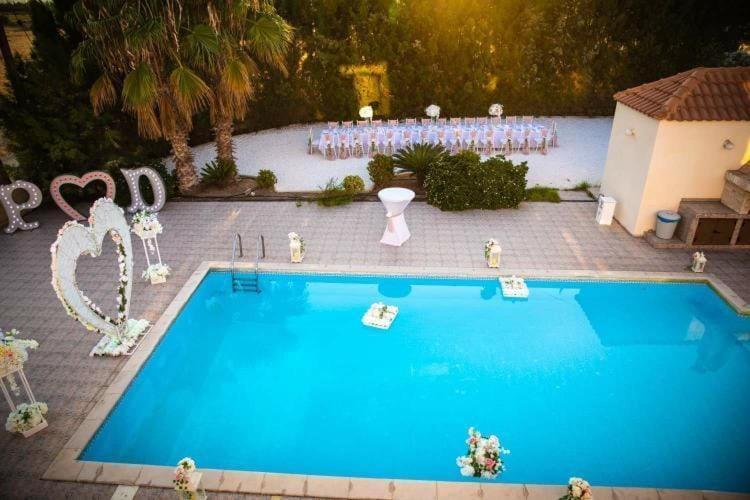Larnaca Mansion Ideal For 3 Families Or More 外观 照片