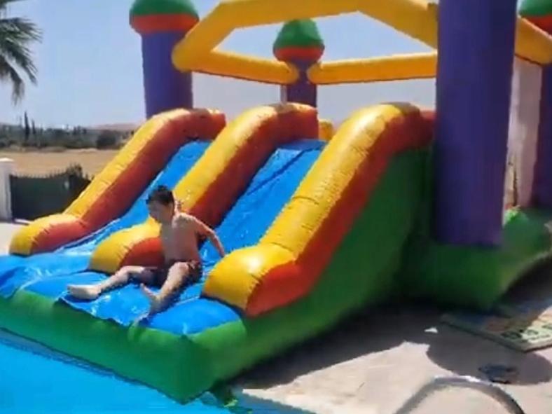 Larnaca Mansion Ideal For 3 Families Or More 外观 照片