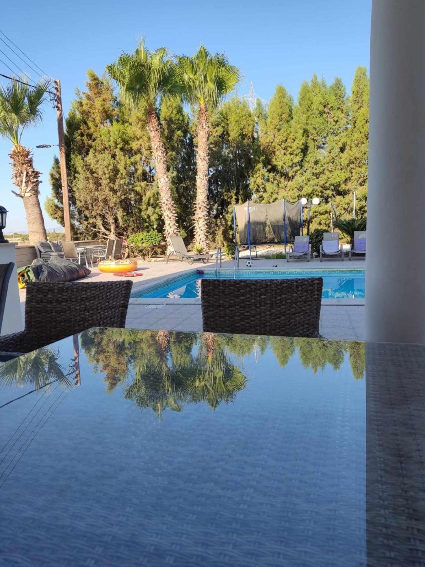 Larnaca Mansion Ideal For 3 Families Or More 外观 照片