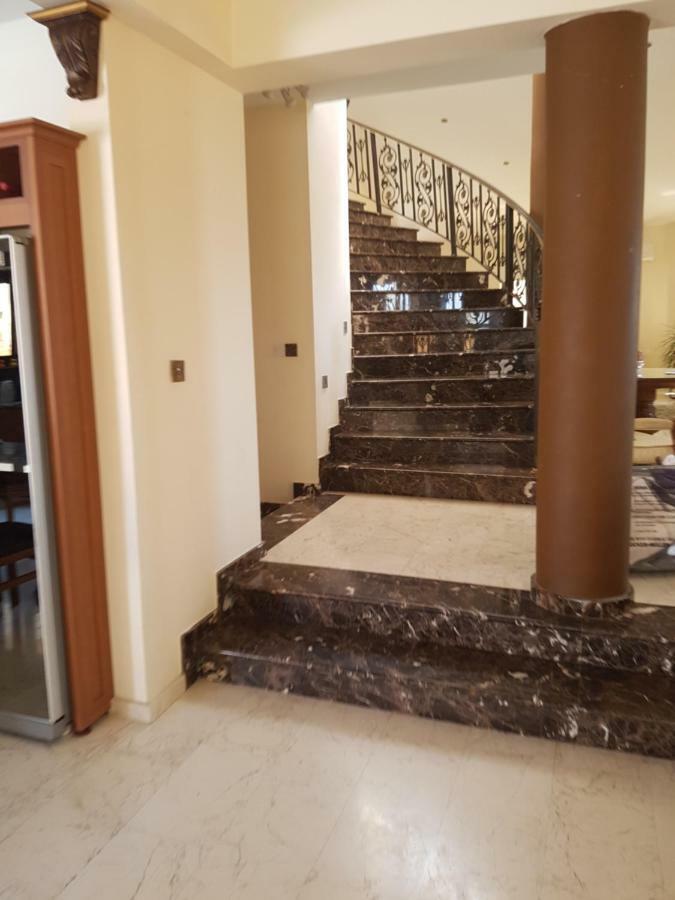 Larnaca Mansion Ideal For 3 Families Or More 外观 照片