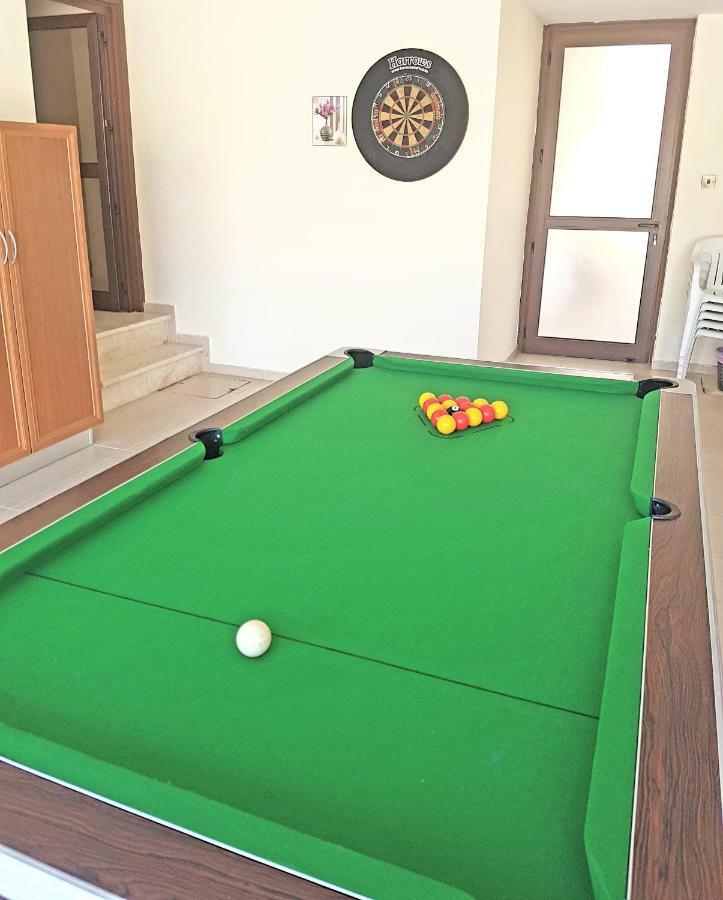 Larnaca Mansion Ideal For 3 Families Or More 外观 照片